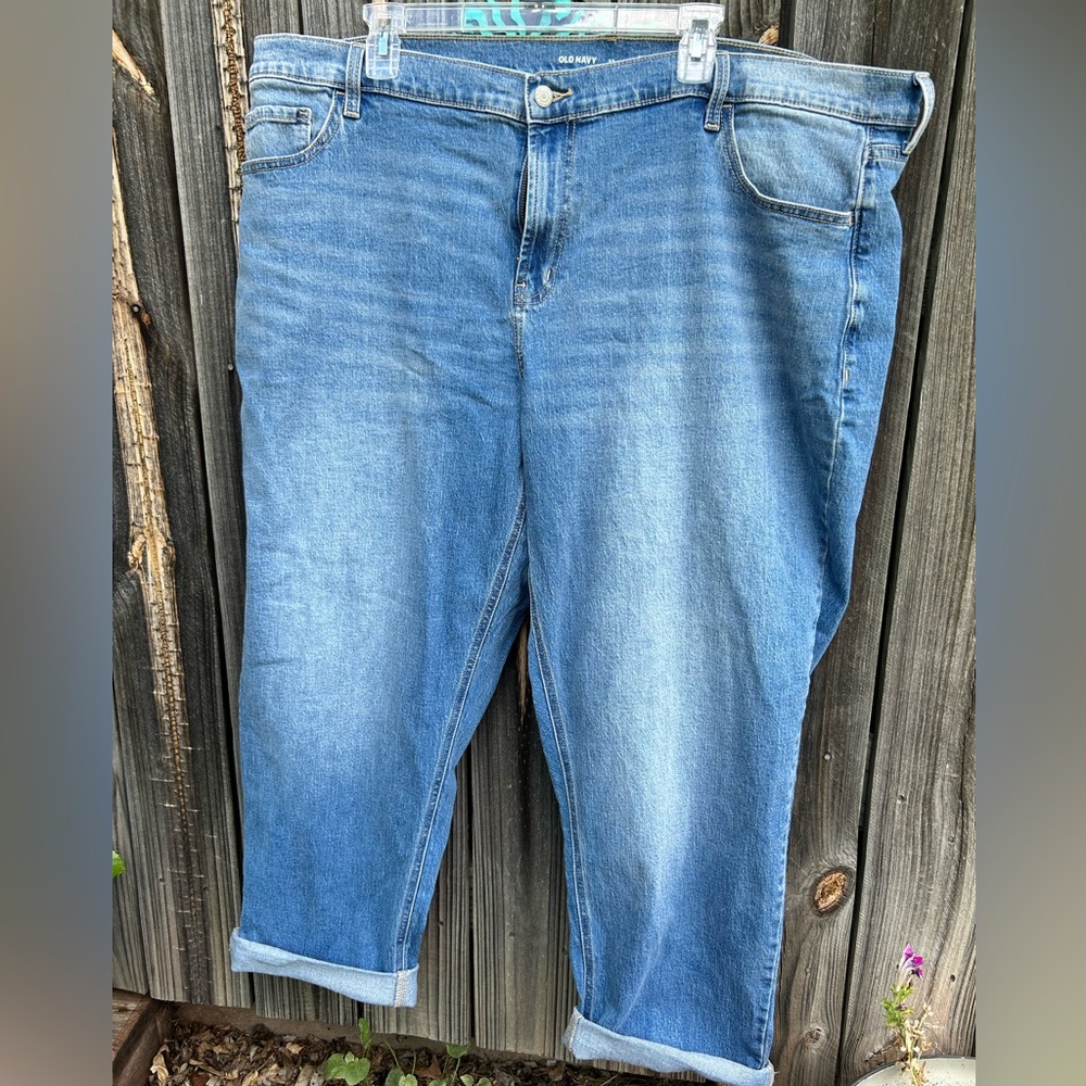 Old Navy Mid-Rise Wow Boyfriend Jeans